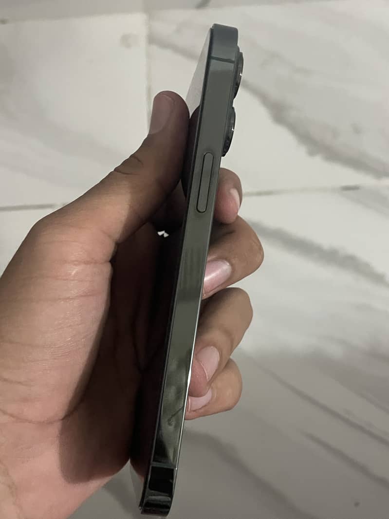 Apple iPhone 13 Pro 3