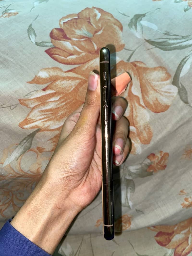 Apple iPhone 11 Pro 5