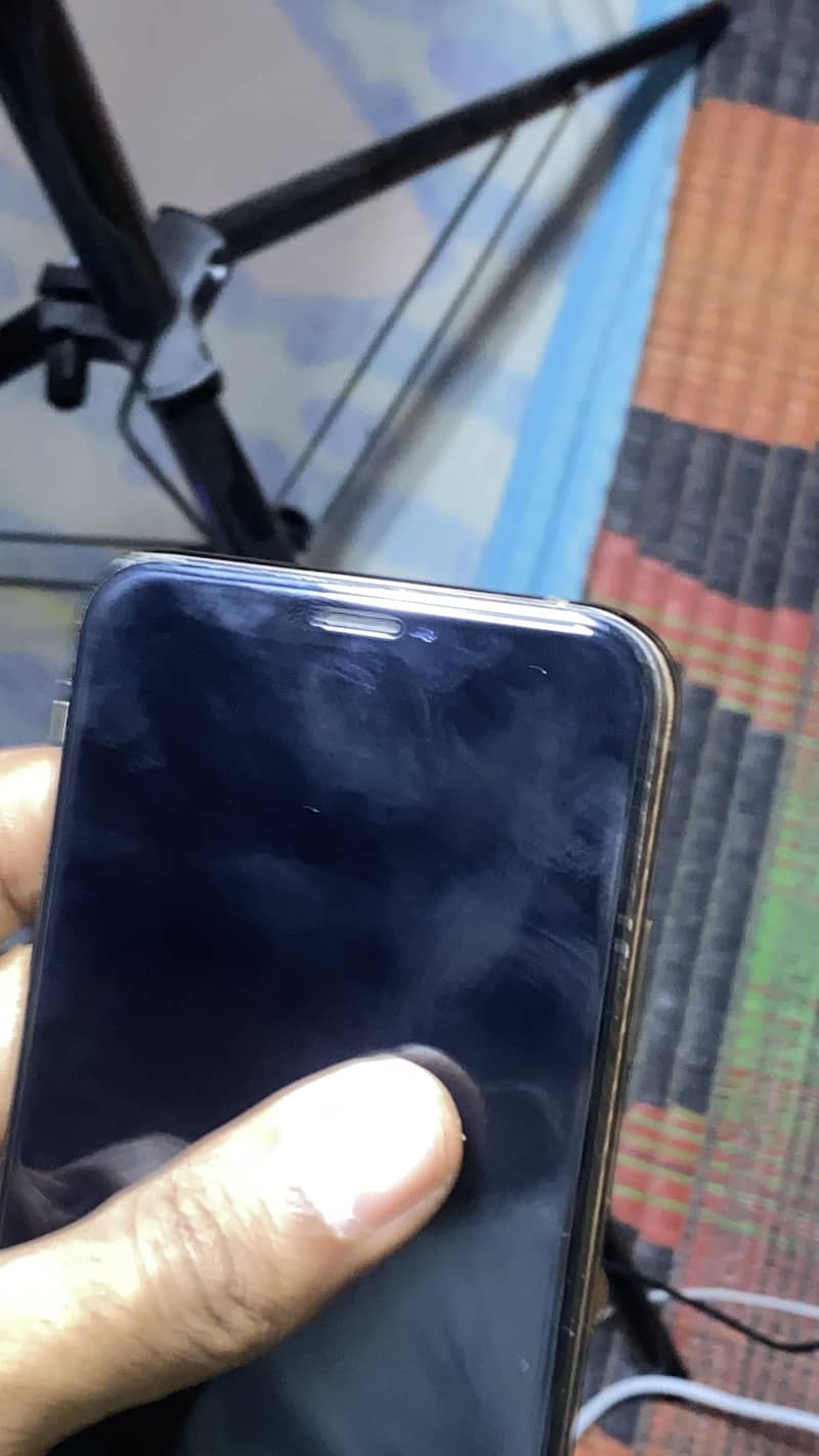 Apple iPhone XS 3