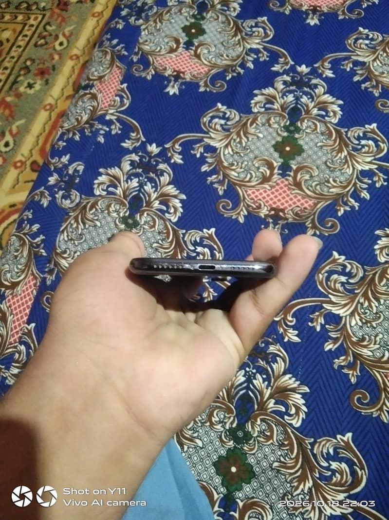 Apple iPhone X 3