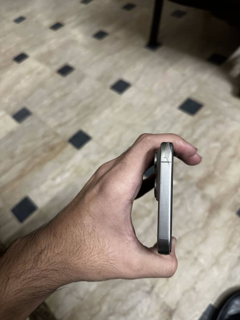 Apple iPhone 15 Pro Max 1