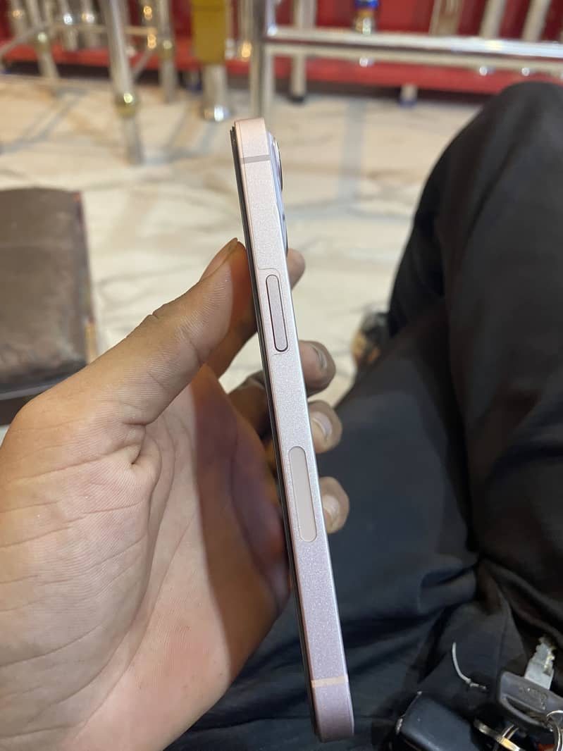 Apple iPhone 13 3