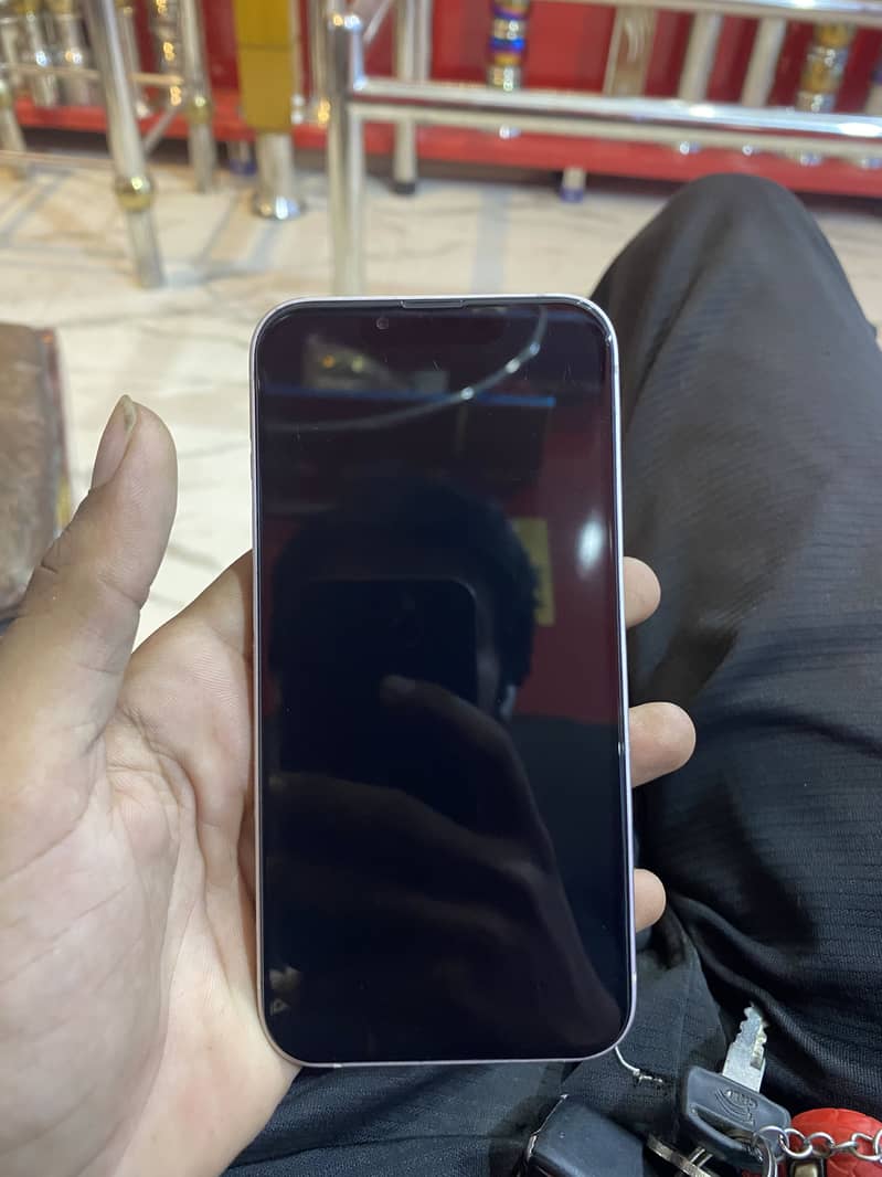 Apple iPhone 13 5