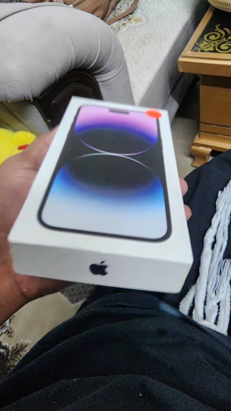 Iphone 14 pro max box 1