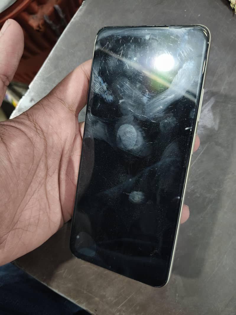 Realme C75 1