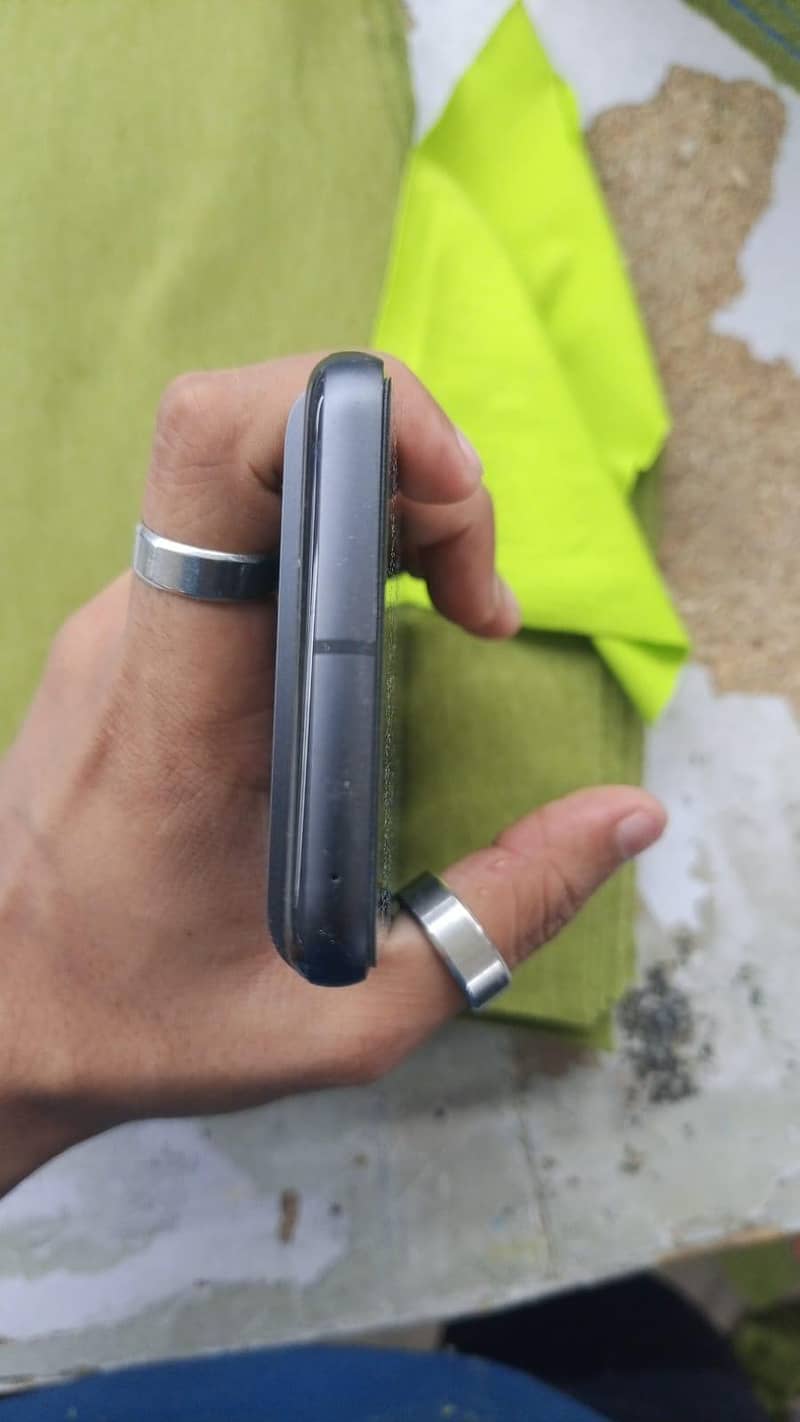 Google Pixel 8 4