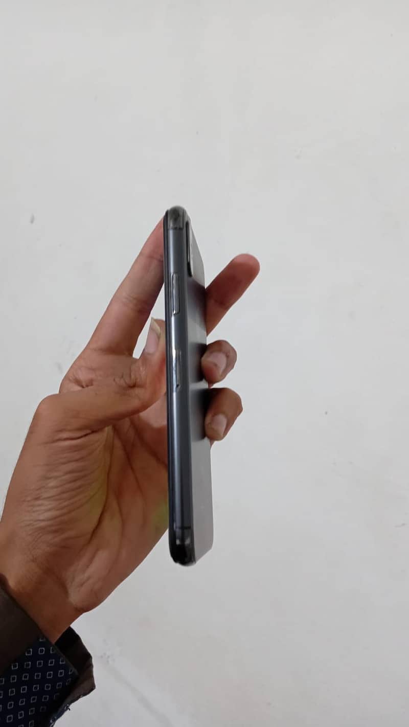 Apple iPhone X 5