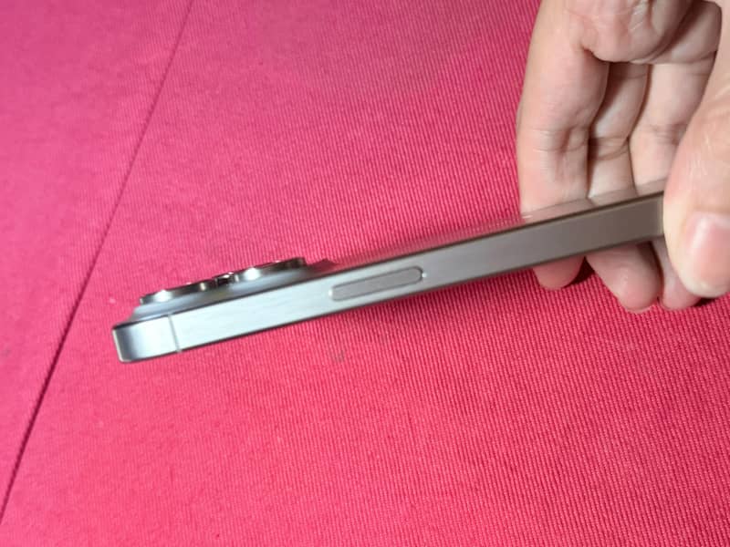 Apple iPhone 15 Pro Max 2