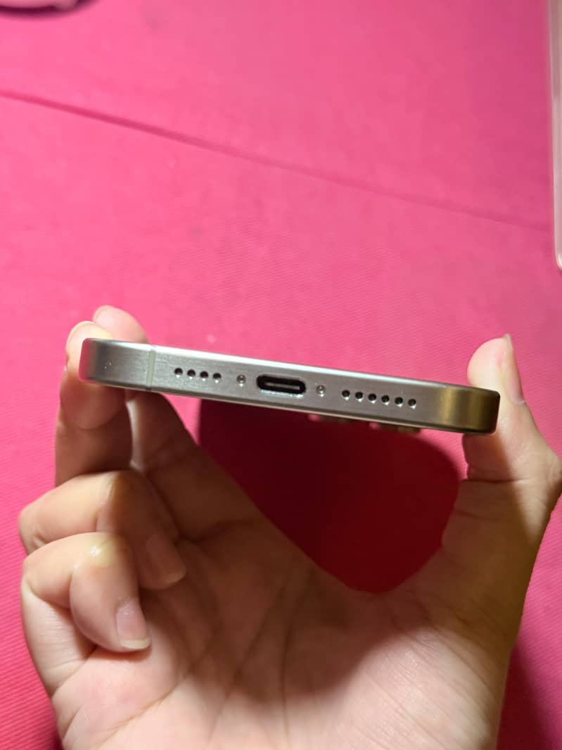Apple iPhone 15 Pro Max 3