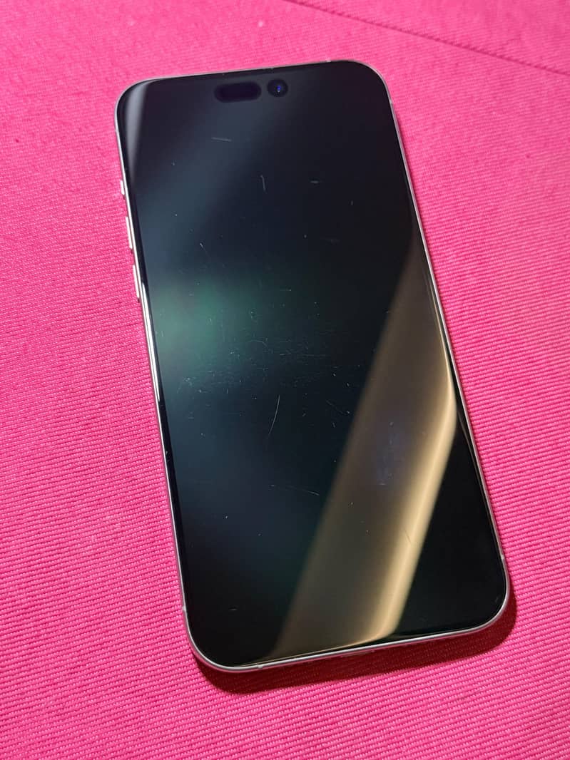 Apple iPhone 15 Pro Max 4