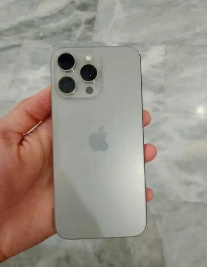 Apple iPhone 15 Pro Max 0