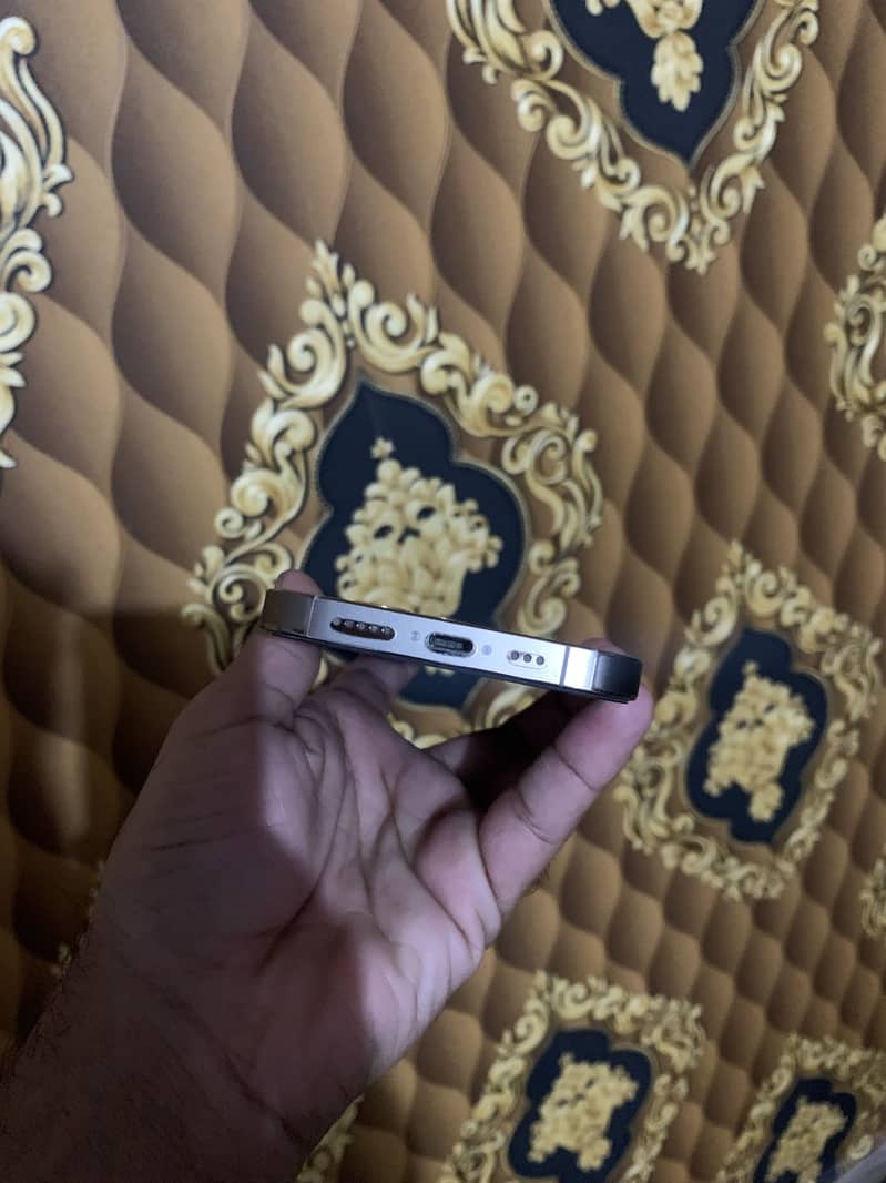 Apple iPhone 14 Pro 3