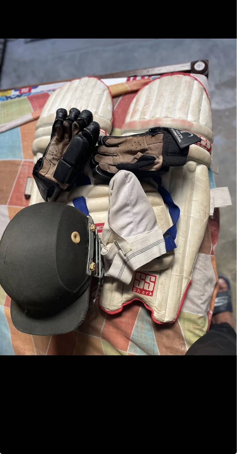 Hard kit Wth 2 bat 0