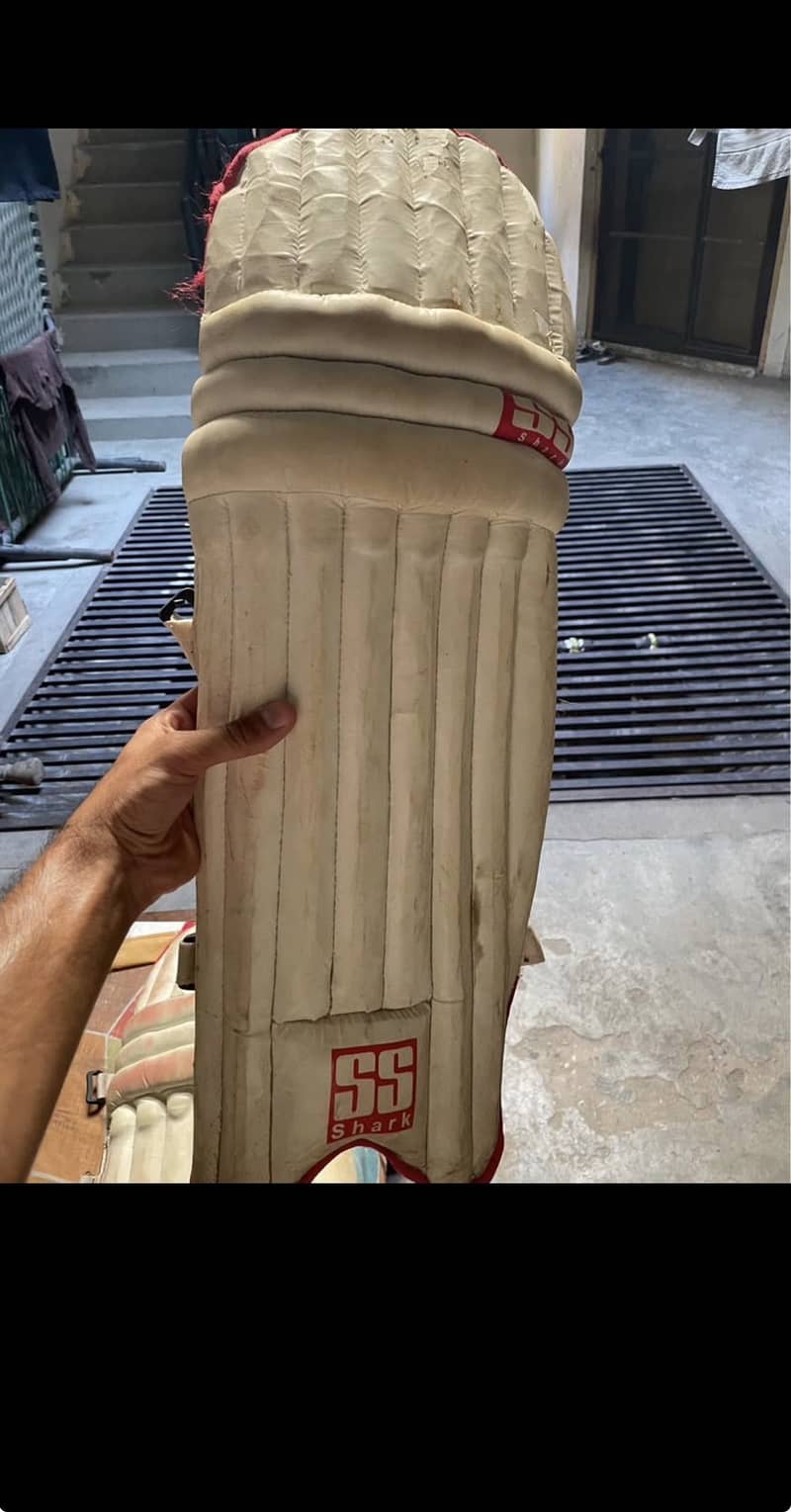 Hard kit Wth 2 bat 5