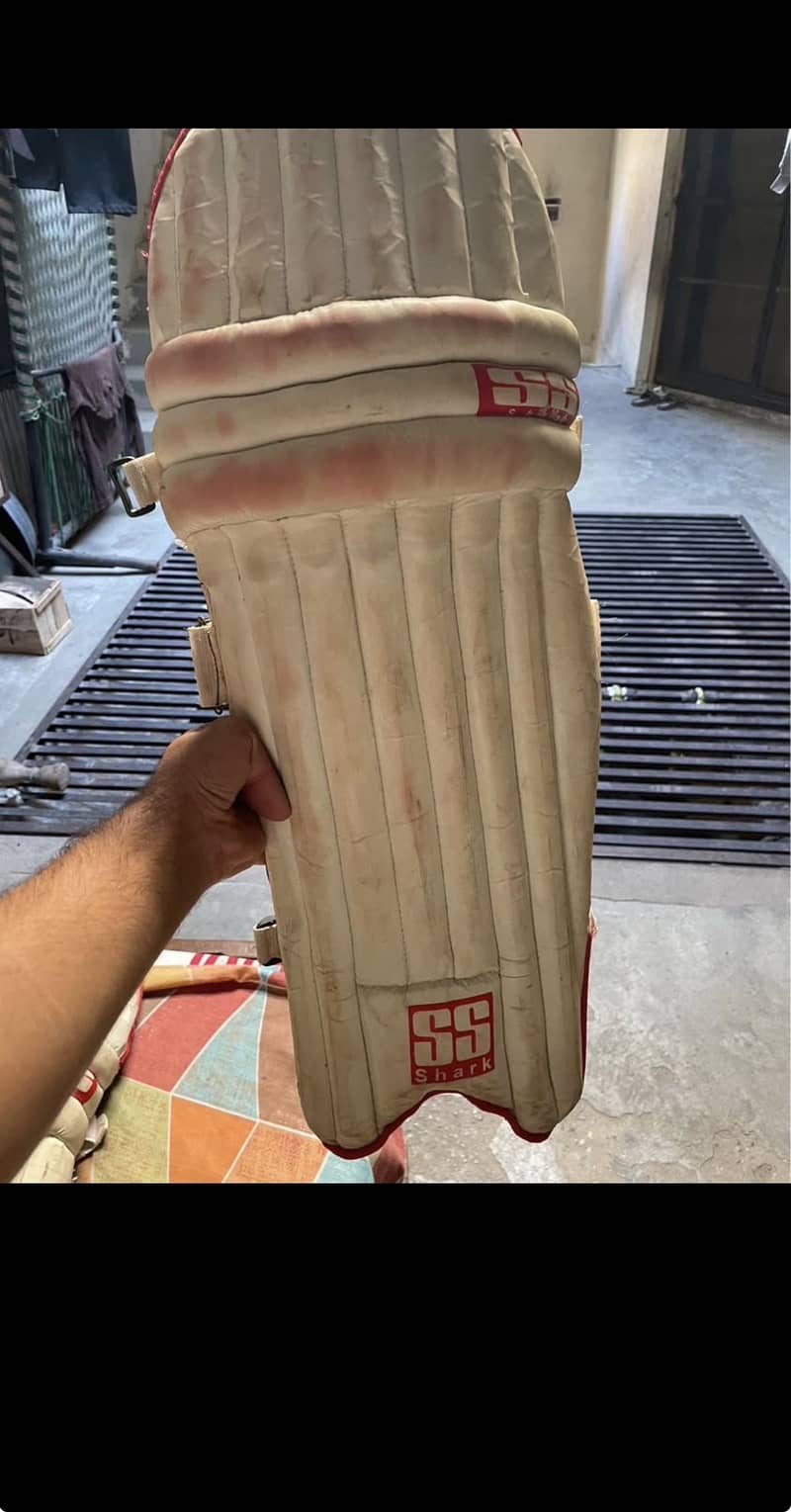 Hard kit Wth 2 bat 6