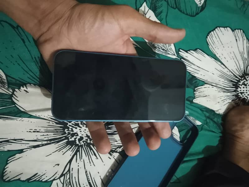 Apple iPhone 13 3