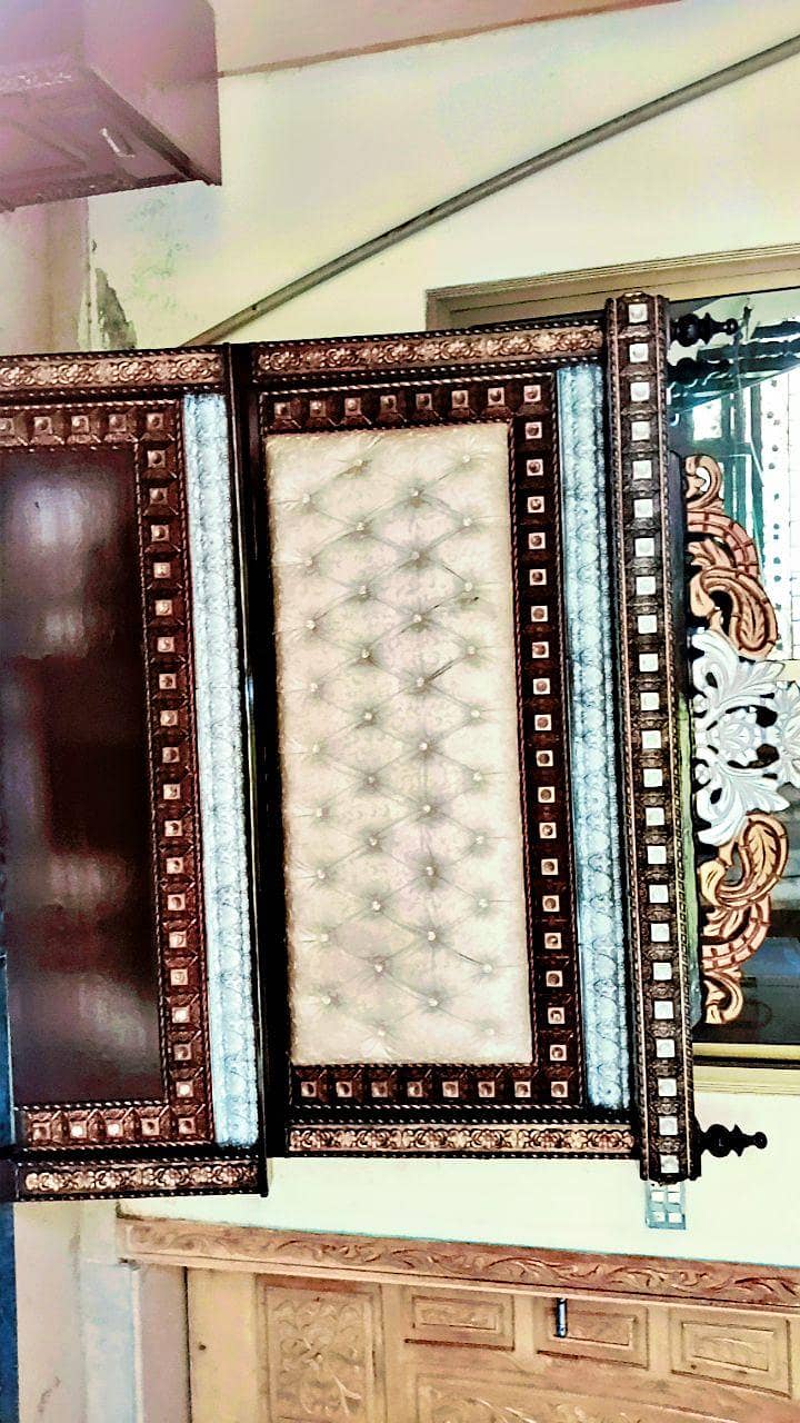 King size double bed, 2 side tables & dressing table 1