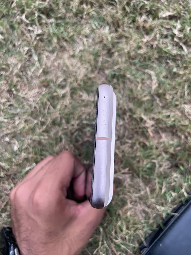 Google Pixel 8 2