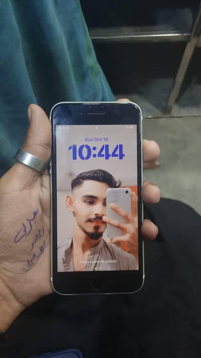 Apple iPhone SE 2020
