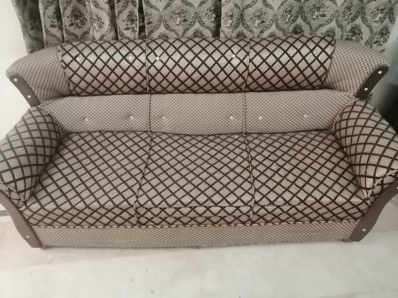 7 seater sofa 0