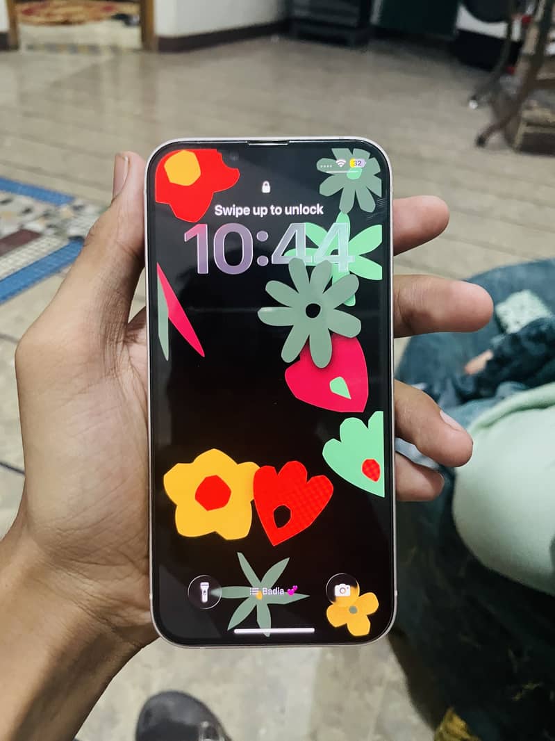 Apple iPhone 13 5