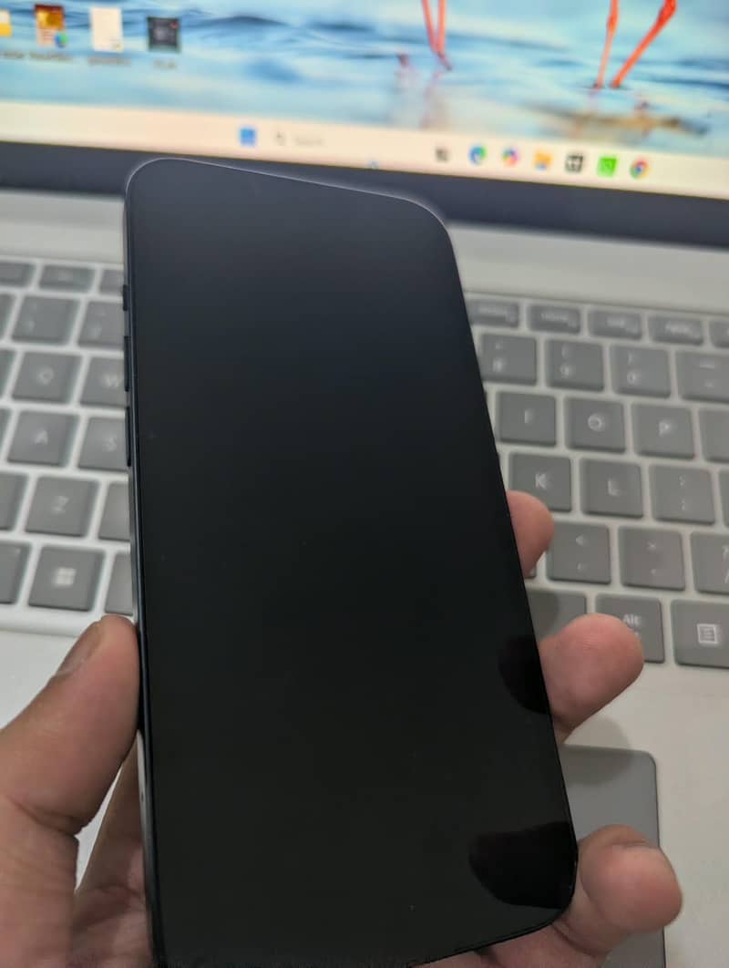 Apple iPhone 13 4