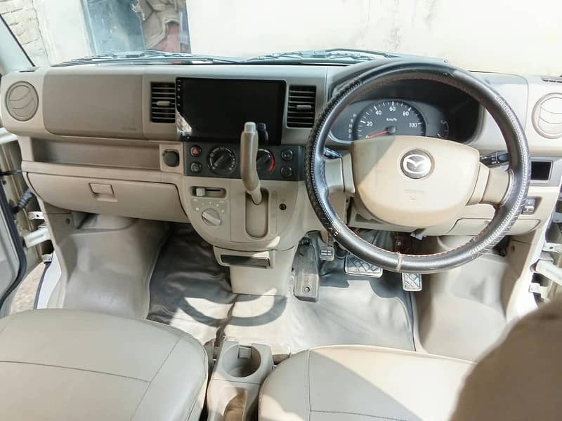 Mazda Azwagon 2010 3