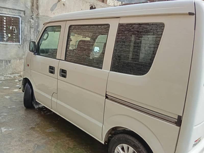 Mazda Azwagon 2010 5