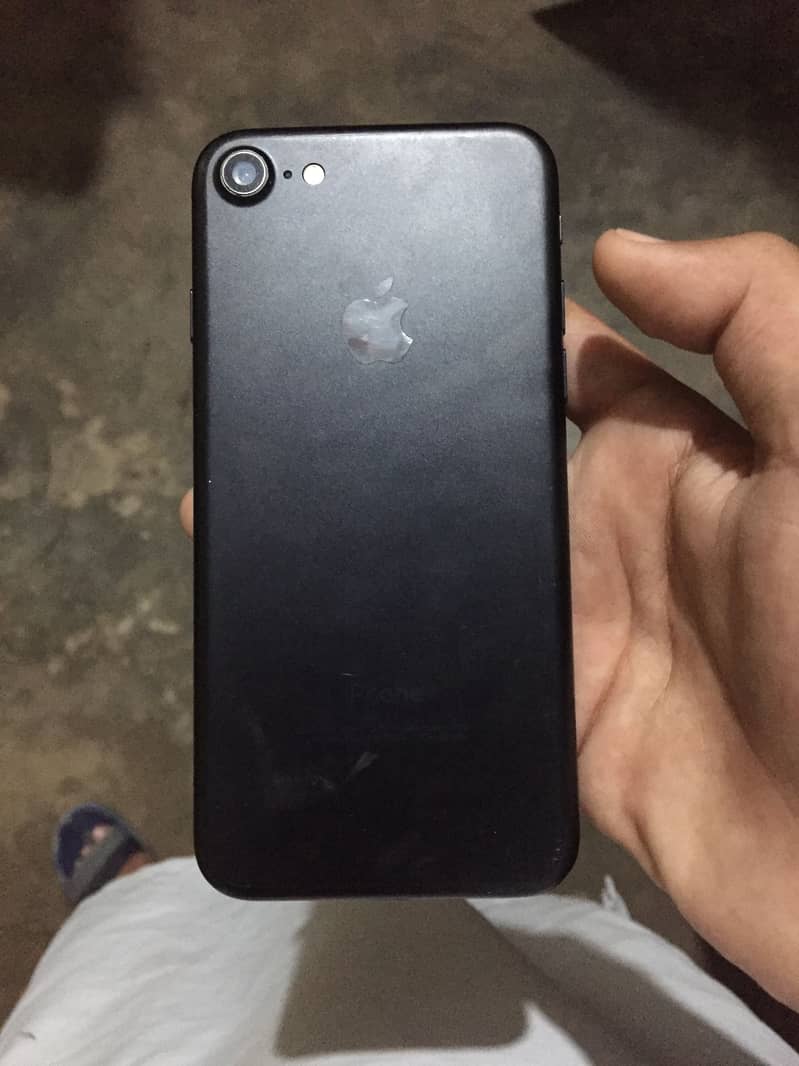 Apple iPhone 7 1
