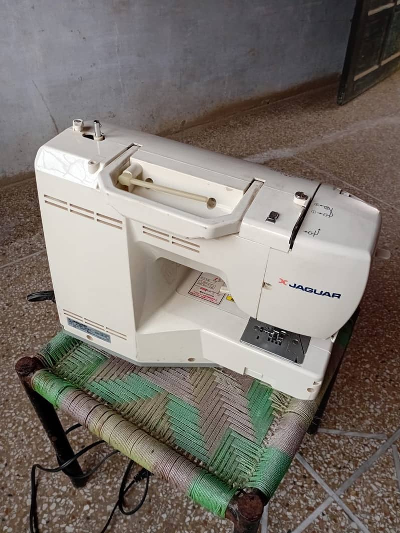 Jaguar CD-2205W Computerized Sewing Machine – Fully Working 3