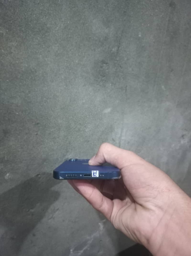 Apple iPhone 12 3