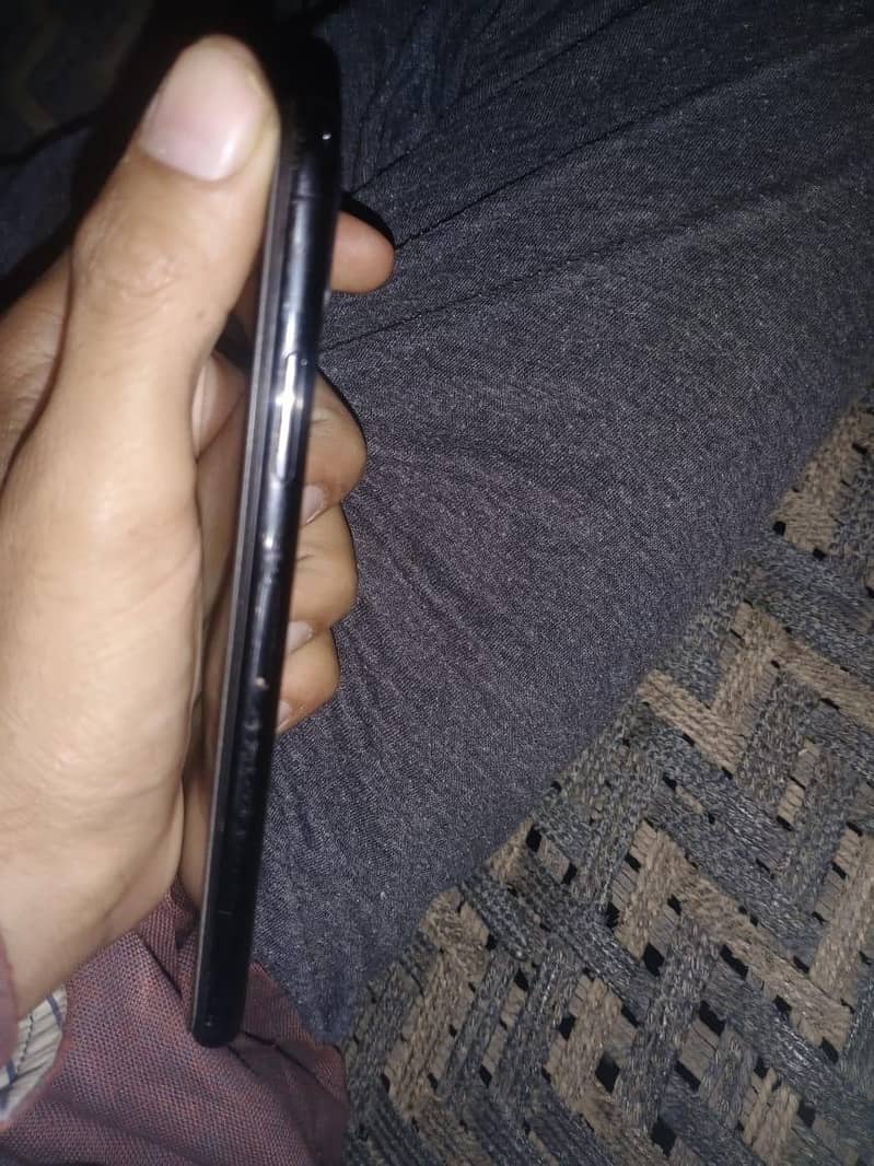 Apple iPhone X 3