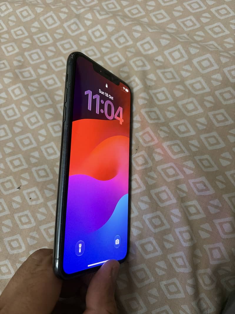 Apple iPhone 11 Pro Max 4