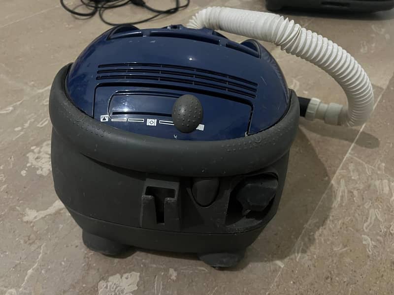 vacuum cleaner 1