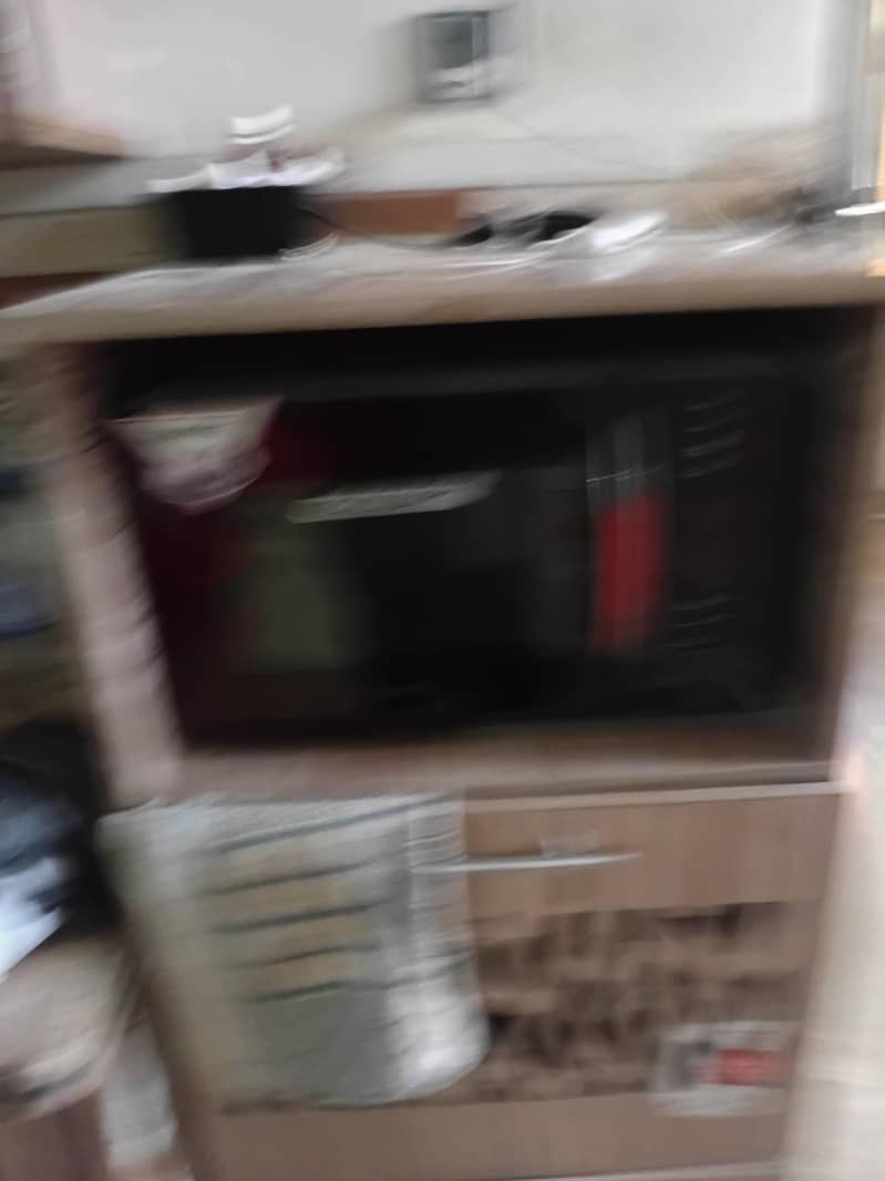 microwave oven 0