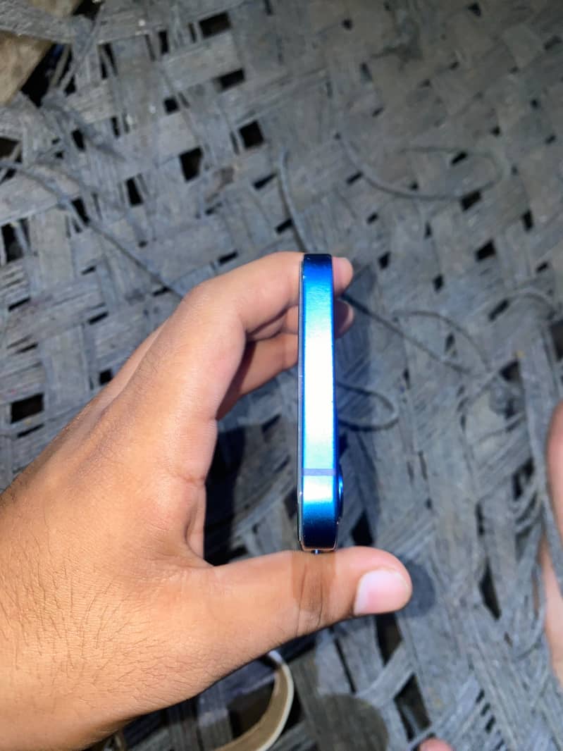Apple iPhone 12 2