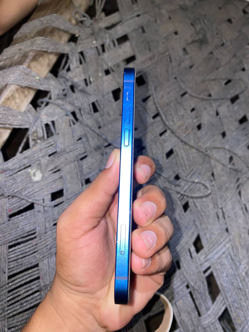 Apple iPhone 12 5