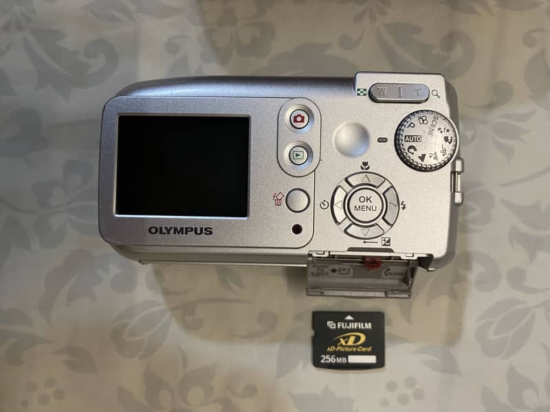 Olympus  cr-vs*1 3