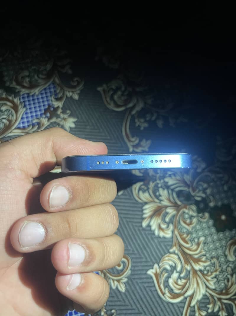 Apple iPhone 13 1
