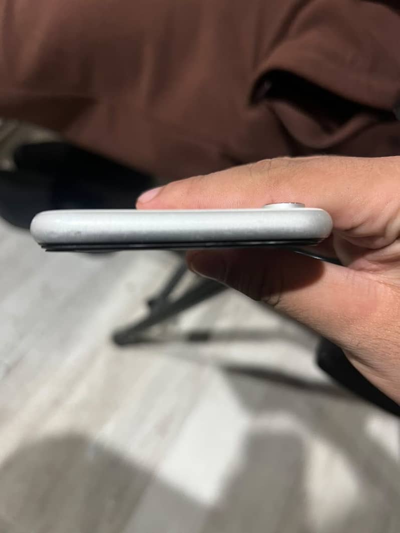 Apple iPhone XR 0