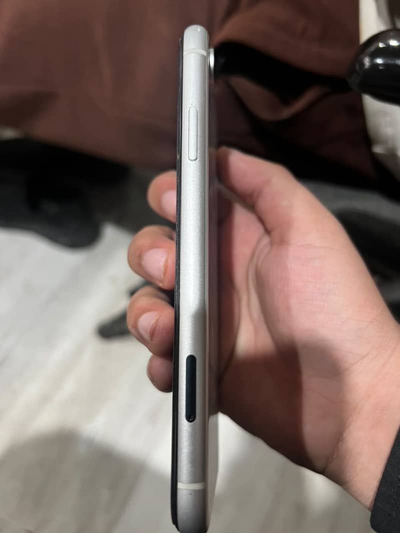 Apple iPhone XR 2