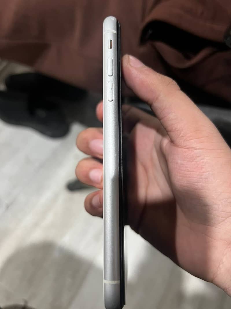 Apple iPhone XR 3