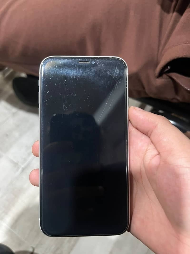 Apple iPhone XR 4