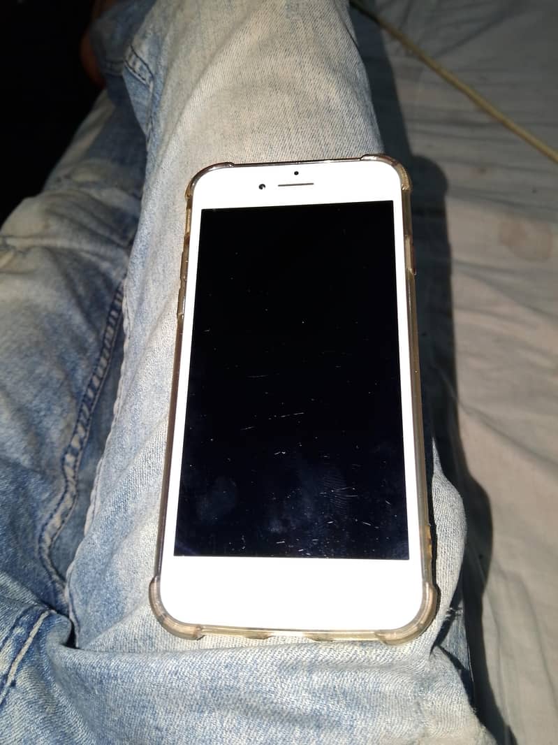 Apple iPhone 7 0
