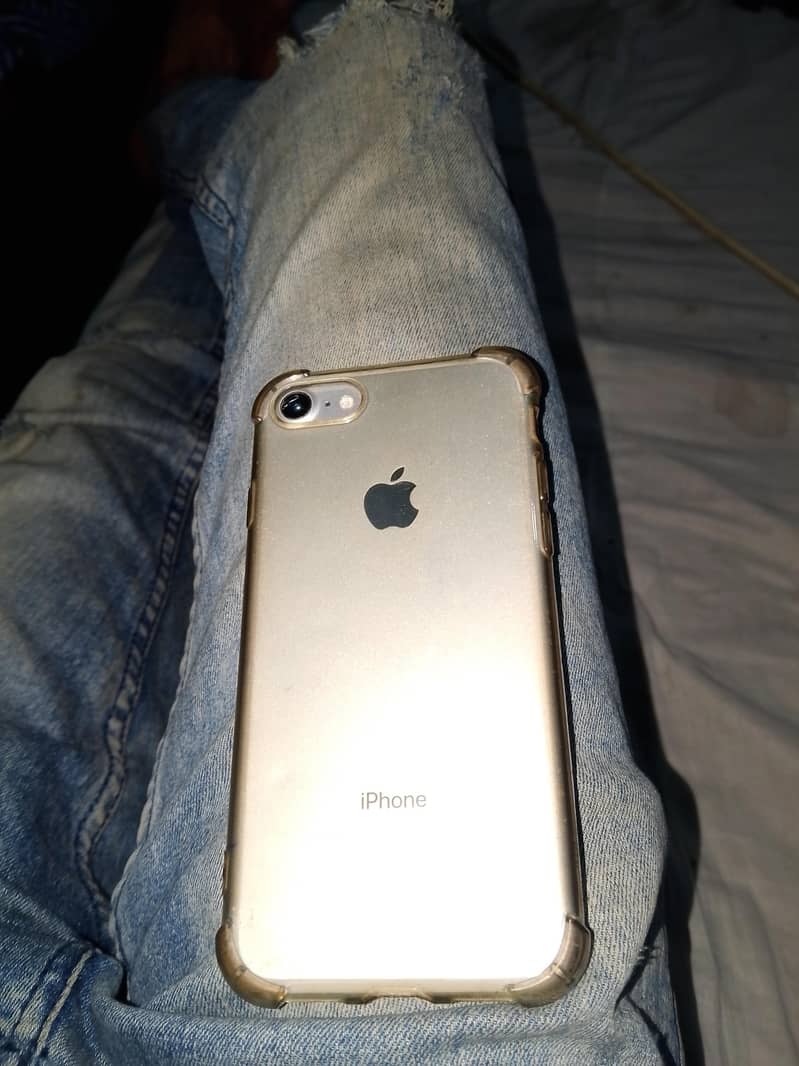 Apple iPhone 7 1