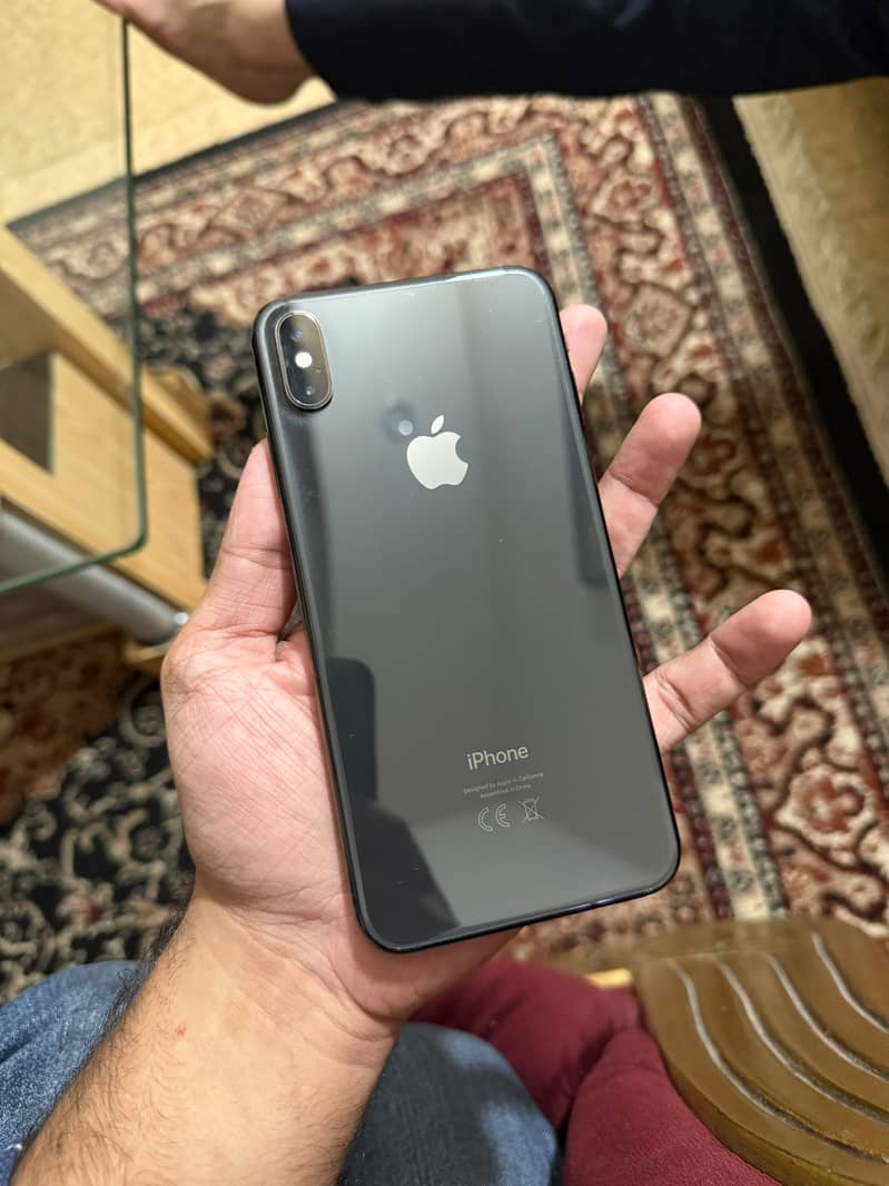 Apple iPhone XS Max 2
