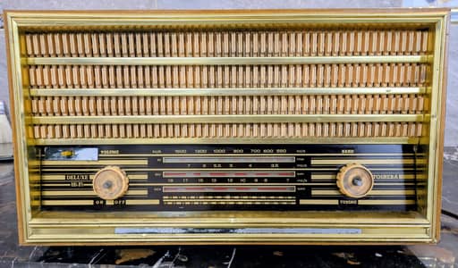 "Vintage Toshiba Hi-Fi Deluxe Radio - Antique Collector Piece"
