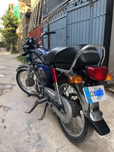 honda cd70 full jeniune new tires with jeniune tanki tapa urgent sale