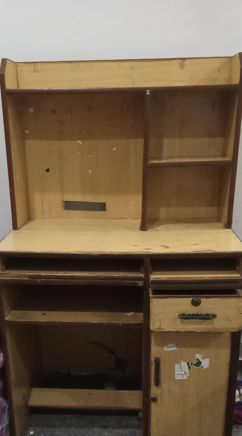 Wooden computer table 0
