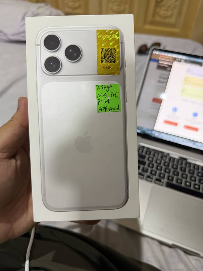 Apple iPhone 17 Pro Max 1
